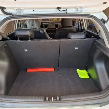 Vendo o negocio, Kia Stony, 2025, 0 km con 4000 km nada más - Img 114008245
