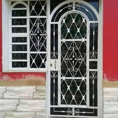 Herrería: puertas, ventanas, portones, techos, escaleras y soportes para paneles - Img 122765248