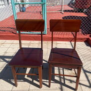 Se venden 2 sillas de madera de cedro de uso . A 3000 cada una. - Img 45446892