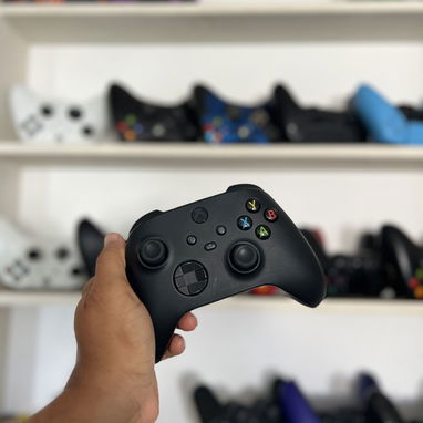 Mandos de Xbox Series S ____ Tambien tenemos juegos ____ Vedado - 3/4
