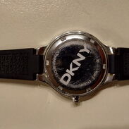 Fino y bonito reloj de mujer marca americana DKNY, NUEVO - Img 45634698