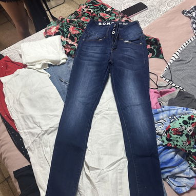 Ropa de venta d garaje - Img 124222658