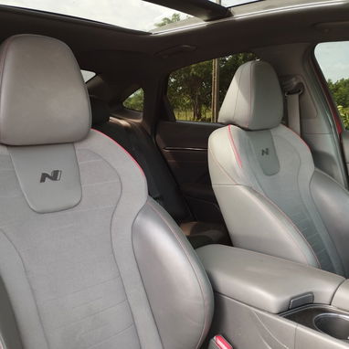 Vendo o negocio yhunday sonata del 2024 N line con 11 millas título limpio - Img 103276687