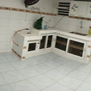 Se vende casa vacía en 4 camino frente al mercado Matadero 13 Entre Monte y Omoa Cerro - 10/10