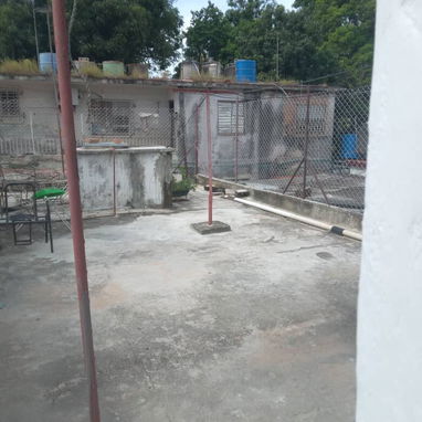 $10.500usd CON TODO Y $8500usd  VACÍA. En venta casa puerta de calle  independiente en Guanabacoa. EL Roble - 10/10