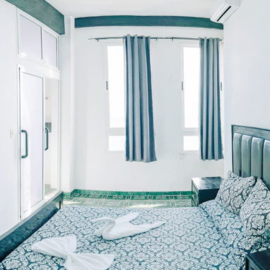 🏠 Apartamento De Renta Con Vista Al Mar, Vedado. 💡 Tiene respaldo energético. 📱 Reserve: +5355149761 - 9/10