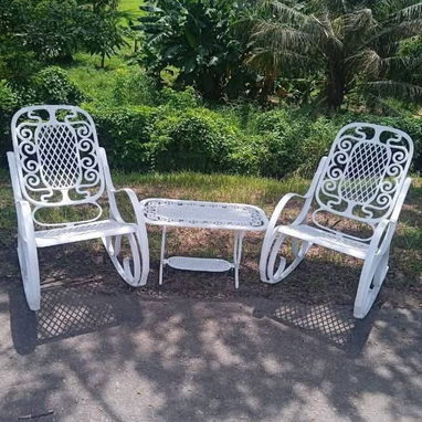 Se venden juegos de terraza de aluminio fundido y reparo colchones a domicilio de todas las medidas - 3/4