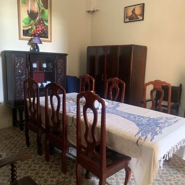 🏠¡RENTA DE CASA ENTERA EN LA HABANA VIEJA! 5 Hab / Terraza / ZONA SOTERRADA (No se va la luz)🪸 - Img 122016655
