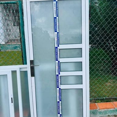 Marqueteria de aluminio puertas . - Img 121936171