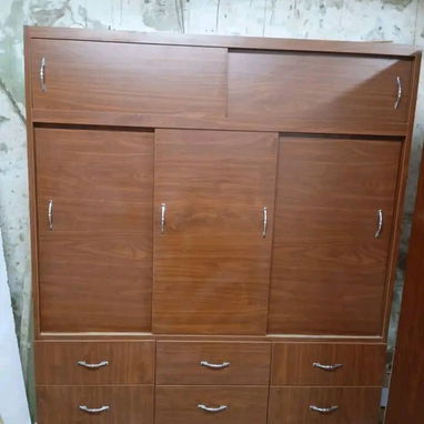 Escaparates de melamina . También realizamos muebles personalizados a gusto del cliente - 3/4