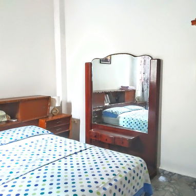 Apartamento independiente con balcón al lado de la tienda de Carlos III - Img 125525366