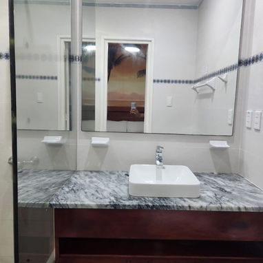 🏠🔋 Hostal en La Habana con Paneles Solares en San Lázaro (¡Sin Apagones!) 🔋🪸 - Img 122403192