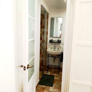 SE RENTA LINDO APARTAMENTO EN EL CASCO HISTÓRICO DE LA HABANA VIEJA!!! - Img 122004807