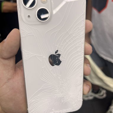 Vendo o cambio por mayor y vuelto IPHONE 13🤍  Libre de fábrica   Batería en 80%  Face ID y True Tone Ok   Lo doy con co - Img 124136726