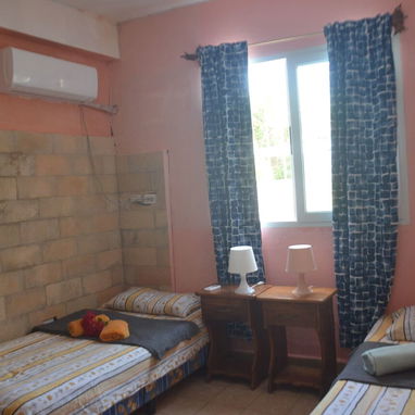 Casa pet friendly en Guanabo – 2 hab, piscina, grill, a 400 m de la playa – 60 USD noche. Alquiler de casa con piscina - Img 119587584