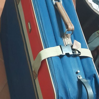 Vendo maleta de uso en buen estado para 25 Kg de Miscelanea 12 usd. - Img 125850256