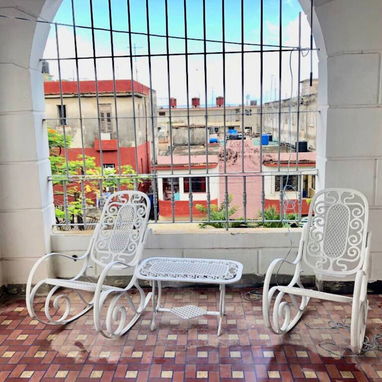RENTA LINEAL VEDADO - 4 CUARTOS, 2 BAÑOS, GARAJE - 6/10