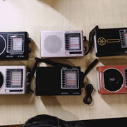 Radio Receptor Multi Bandas( AM, FM, SW), Recargables (Puerto C) y solar. Con lámpara. Conexión por Bluetooth y memoria - Img 54574463
