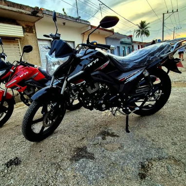 ‼️MOTO DEPORTIVA WYS 150 CC 💲1️⃣9️⃣5️⃣0️⃣ USD ‼️ ➡️CAJA QUINTA  ➡️ AUTONOMÍA DE 45 KM X LITRO  ➡️Colores rojo y negro - 2/3