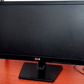 PC COMPLETA CUIDADITA Y BUENA CON ULTIMA VERSIÓN DE WINDOWS 10 - 2/8