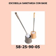 ESCOBILLA SANITARIA CON BASE - Img 55728991