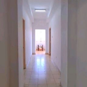 Apartamento en el segundo piso,en Edificio Capitalista de 3 apartamentos, remodelado recientemente,en el Vedado - 6/10