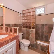 Casa de lujo en 10 de octubre Sevillano con piscina 280 usd por noche y ofertas de piscina para Pasadía 60 usd por 20 pe - Img 51338815