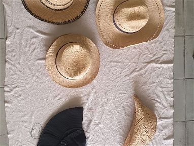 78306058. Se venden sombreros de guano y sombrero de tela en 1500 c/u. - Img main-image