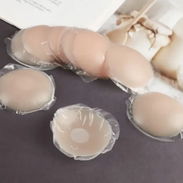 Pezoneras de silicona aprox. 7 cm diámetro con protector de pezón - Set de 2 unidades (Ely) $1.20 - Img 57475278