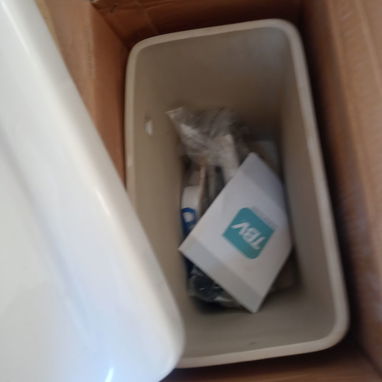 Taza de baño TBV, con tanque y herrajes - 2/2