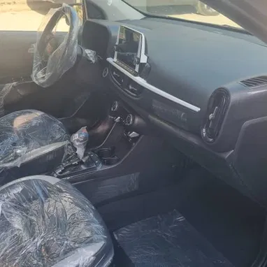 Vendo o negocio kia picanto del 2025 cero milla con 45 kilómetros nada más - Img 102409043