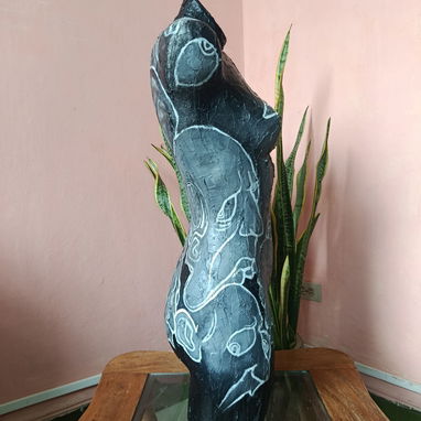 Torso femenino Ornamental. Arte con Rostros. - 2/4