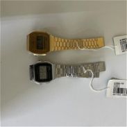 Reloj Casio Digital Dorado y Plateado - Img 45703768