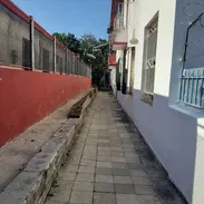 *154🏠 *¡SE VENDE CASA EN MÓNACO! DIEZ DE OCTUBRE,PASILLO ALTO,LISTA PARA VIVIR*   *REF:. Óptica Valencia._*  💰 *Precio - Img 55325285
