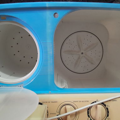 Vendo 70 USD Lavadora Daytron semiautomatica - 2/2