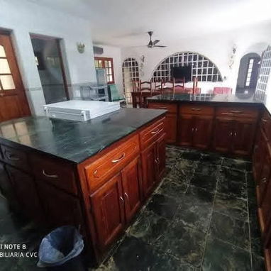 Casa independiente con piscina - Img 114380629