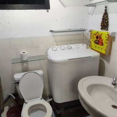 Se alquila casa en planta alta en la víbora - Img 119846771