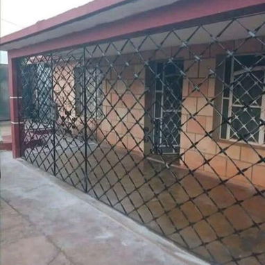Se confeccionan todo tipo de trabajo de reja para la seguridad y embellecimiento de su hogar no dudes en contactarnos. - 10/10