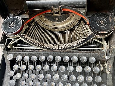 Maquina de escribir Underwood - Img 64744615