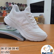 Tenis blancos 36 37 38 39 40 22 usd - Img 55859384