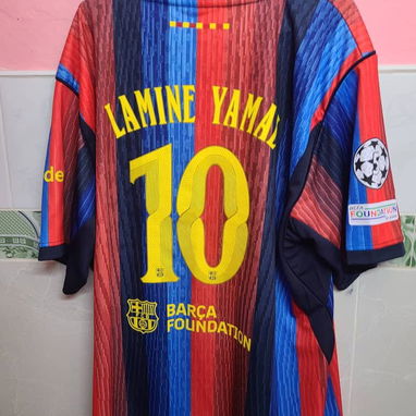 Camiseta de Lamin Yamal con Barcelona - 2/2