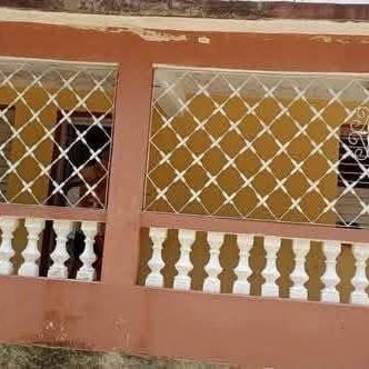 Se hacen trabajos de herrería ventanas🪟,rejas de seguridad y puertas🚪 con cristale  con su  Yale ya puesto . Transport - 7/10