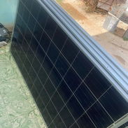 Vendo 4 paneles solares con su convertidor , todo por 1Mil USD soy d la habana - Img 57026044