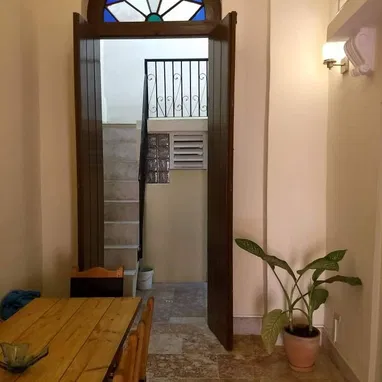 ‼️EN VENTA CASA-HOSTAL PUERTA CALLE  Amueblada en Centro Habana TOTALMEMTE RENOVADA  PLACA del año 1910‼️ - 9/10