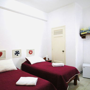 OPORTUNIDAD DE INVERSIÓN EN LA HABANA VIEJA Activo inmobiliario con renta activa para extranjeros - Img 116406798