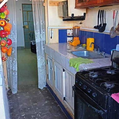 Se alquila apartamento 2 cuartos Habana Vieja bien ubicado construcción capitalista buen estado 330 dólares al mes - Img 119078326