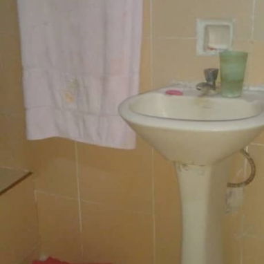 REBAJA de 15 a 12mil 1piso blacon 2/4 cayo hueso VER DENTRO - Img 90294112