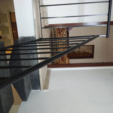 📱 Residencia de Lujo Remodelada con Máxima Seguridad y Jardín Espacioso - Img 116183247