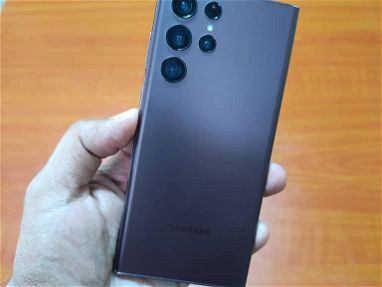 Samsung Galaxy S22 Ultra 5G.  No apto para menores - Img main-image
