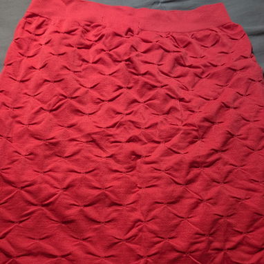 Vendo trusa talla S.vestido de salir, says roja, y areticos d cerámica fria - Img 125761205
